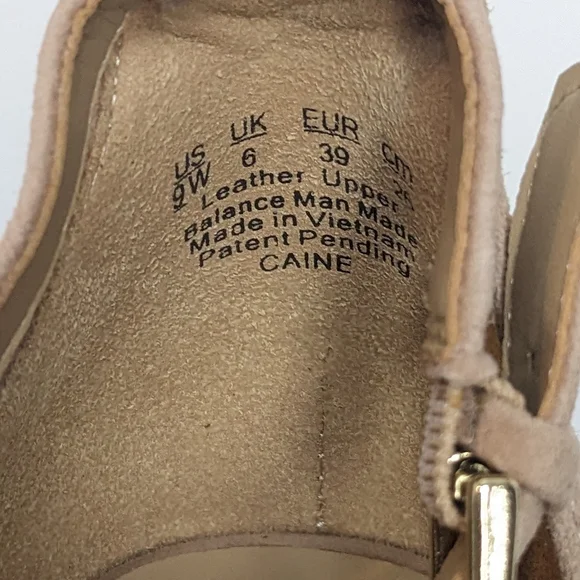 NWOT Naturalizer suede sandals - Picture 8 of 16